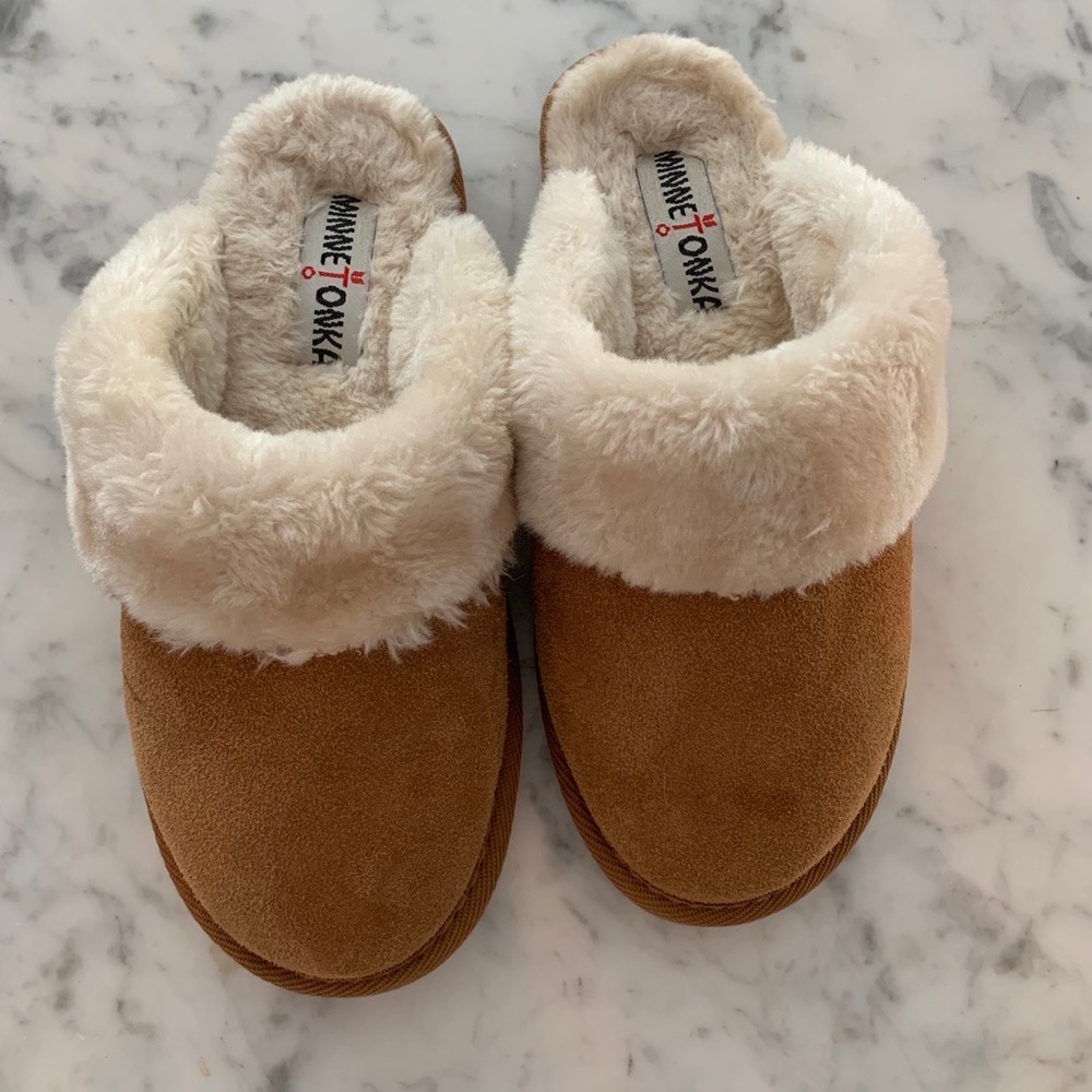 Minnetonka Slippers